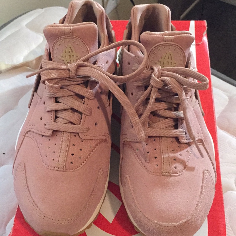 Rose gold and white Huaraches
